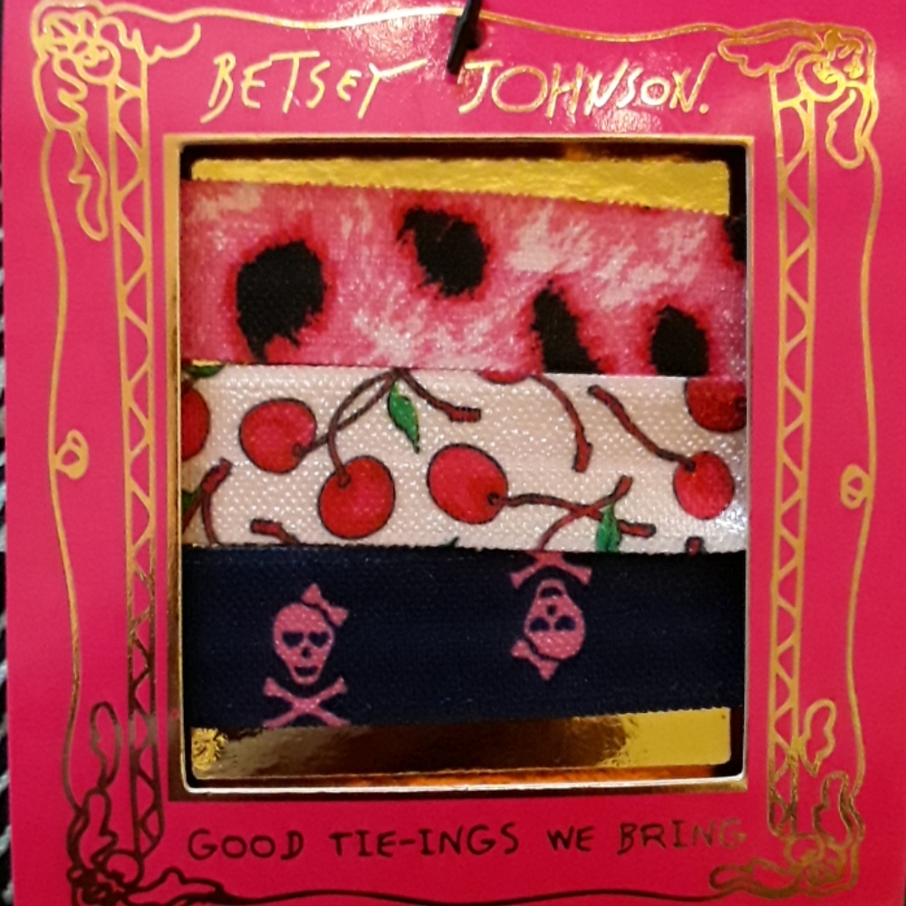 Betsey Johnson Flannel PJ Gift Set, NWT - Picture 3 of 4